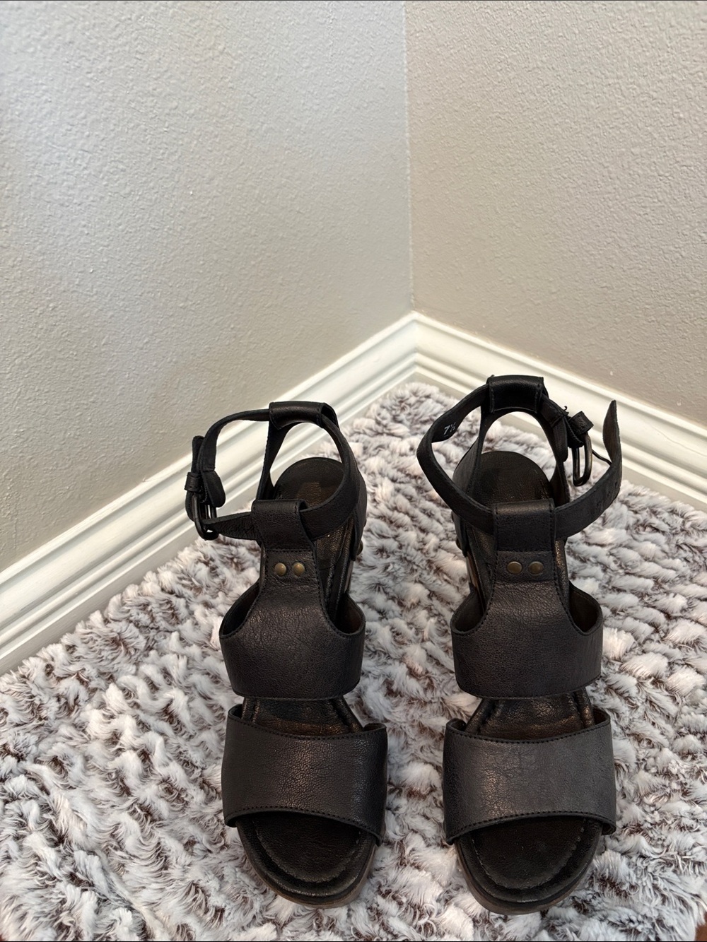 Women’s Black Open-Toe Ankle Strap Sandals
